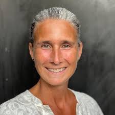 Boost Your Natural Energy: 40 Simple Exercises and Recipes for Everyday:  Kuhn Shimu, Sandy Taikyu: 9781620559741: Amazon.com: Books