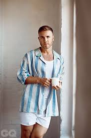 Gary barlow, es un cantautor, compositor, pianista y productor inglés. Gary Barlow For Gq Style Oh Yes I Am