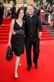 Huge collection, amazing choice, 100+ million high quality, affordable rf and rm images. Gute Zeiten Schlechte Zeiten Gzsz Ulrike Frank Bekommt Susse Liebeserklarung Zum Jahrestag Express De