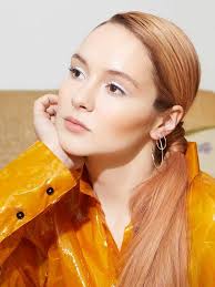 The Best 2000s Makeup Trends Makeup Com By L Oreal 2000s Makeup Summer Makeup Trends White Eyeshadow