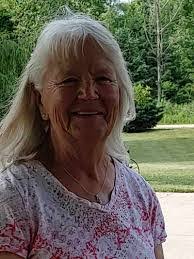 Lisa Deiter's Instagram, Twitter & Facebook