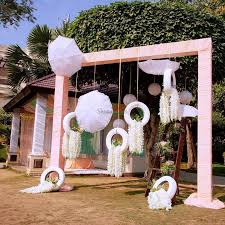 15 Surreal Ideas To Add White Umbrellas To Your Wedding Decor In 2020 Wedding Backdrop Decorations Wedding Hall Decorations Indian Wedding Decorations Receptions