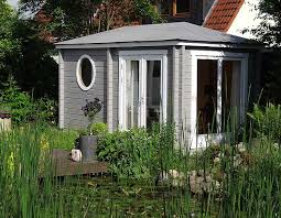 Naturschiefer die platten werden einfach genagelt und eignen sich aufgrund ihrer langlebigkeit nicht nur zum dachdecken von gartenhaus, carport, etc. Die Richtige Dacheindeckung Fur Ein Gartenhaus Wahlen