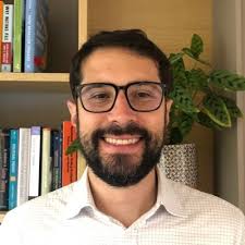 Andrés Vecino MEcon MD PhD (he/él)