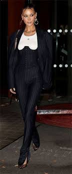 Most recently, bella has favored a streetwise approach. You Re Going To Want To Emulate Bella Hadid S Style Here S How Gabrielle Arruda