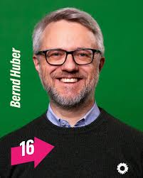 bunqUpdate28 is dropping tomorrow! 🎉 At 20:30 CEST, we will reveal all the  exciting new features #bunqUpdate28 has lined up for you 🙌 Catch the  livestream here: https://bit.ly/41VdqUm #bunqUpdate28 #MakeLifeEasy  #newfeatures