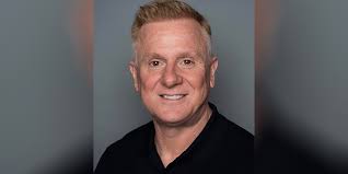 James Barton to step down at Superstruct