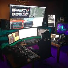 Multitasking At Its Absolute Finest This Beautiful Setup Features Entire Room Watercooling Linustech By Roderro Computer Setup Gaming Room Setup Computer Room