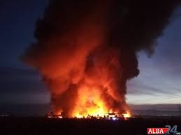 Fabrica de condimente solina era situată în parcul industrial al municipiului alba iulia, în apropiere de șoseaua de centură. Incendiu De ProporÅ£ii La Celebra FabricÄ De Condimente Din Alba Iulia Locuitorii Au Primit Mesaje Prin Sistemul Ro Alert Pompieri Militari Din Patru JudeÅ£e Au AcÅ£ionat Pentru Stingerea Focului ViaÅ£a LiberÄ GalaÅ£i
