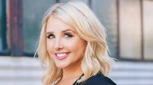 Sara Brooks's Instagram, Twitter & Facebook