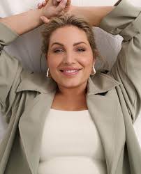 This BEAUTY @chels.millicent in our COLLINA Earring's 🤎🤍 Styling by  @danielpstylist Photographed by @carmenrosephotographer MUA by  @bernicemakeupartist