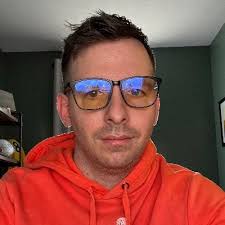 Chris Charizopoulos (@chris_charizard)