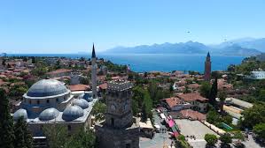 Muratpaşa mı Konyaaltı mı? Antalya’da Yaşam İçin İlçe Karşılaştırması (2026)