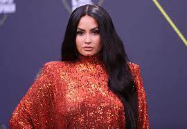Även dallas, som är fem år äldre än demi, håller på med film och musik.madison är nio år yngre än demi. Non Binar Demi Lovato Sieht Sich Weder Als Frau Noch Als Mann