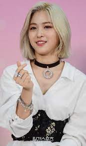 Just bleach underside of your hair, then pick a color you wanna dye it, when styling your hair pull it to the front. Ryujin Feed On Twitter I M On A Blonde Haired Ryujin Lockdown Yup She S Really Something Else