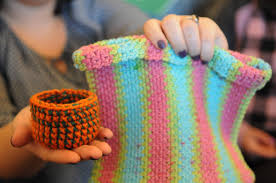 Knitting patterns for bitty bags, small purses just right for coins, cards, makeup, gifts, trinkets, and other essentials. Knitters In Chilliwack Make Joey Pouches Bird S Nests For Animals Harmed In Australian Wildfires Surrey Now Leader
