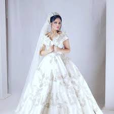 Nadia Hairstylist Safanashalabia تساريح عرايس جده تصاميم شعر فساتين سهرة جدة تساريح شعر تساريح شعر Hairstyle Ha Dresses Wedding Dresses Fashion