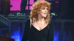 Fiorella mannoia non ha certo bisogno di presentazioni, anzi si presenta lei stessa benissimo sul sito che promuove attualmente il suo ultimo album. Fiorella Mannoia Chi E Il Compagno Carlo Di Francesco
