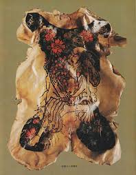 Colección de piel humana tatuada | Distopía