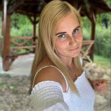 Darlene Dutton's Instagram, Twitter & Facebook