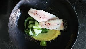 Rezept Fur Wasabi Kartoffelpuree Mit Raucherforelle Und Marinierten Gurken Der Spiegel In 2020 Lebensmittel Essen Nervennahrung Nahrung