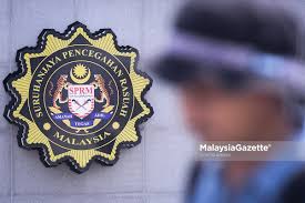 Context sentences for atasan in english. Pengubahan Wang Haram Pegawai Atasan Polis Dari Kl Dipanggil Sprm