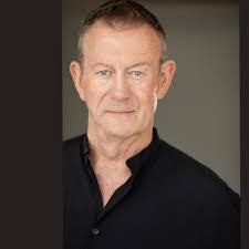 Julie Siemens's Instagram, Twitter & Facebook