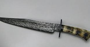 Coutellerie Couteaux De Chasse De Forgeron En 2020 Couteau De Chasse Couteau Couteau Survie