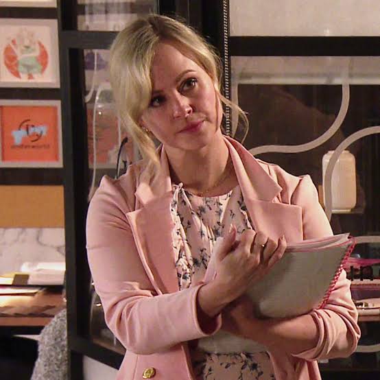 Coronation Street spoilers - Sarah rushed to hospital in baby story