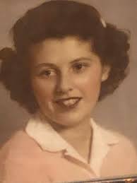 My Mom turned 86 today. Here is flashback Friday of a group of 1950 Hoquiam  High School grads that attended Lincoln Grade School. I'm sure some of you  know some of these