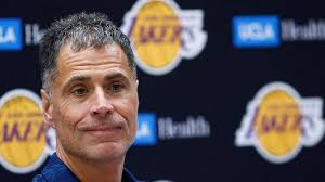 Lakers' Rob Pelinka Ripped for Not Signing Klay Thompson