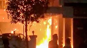 10 patients die in fire at Andhra Pradesh's Vijayawada Covid care hotel -  Telegraph India