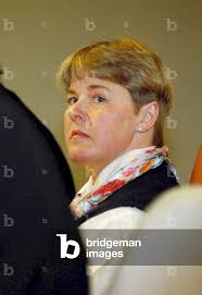 Image of Eva-May Larsen at the start of the case against TV