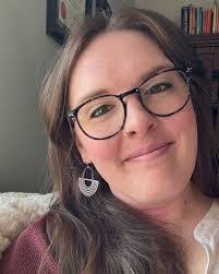 Caitlin Sisson's Instagram, Twitter & Facebook