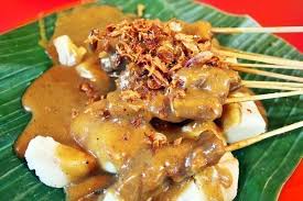 Sos kacang yang lebih lazat dimakan selepas sehari dimasak. Sate Padang Nusantara Cuisine