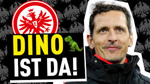 FUSSBALL 2000: Dino ist da! Eintracht Frankfurt hat einen neuen Trainer