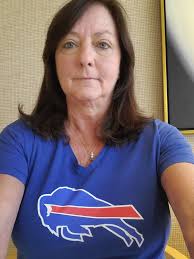 Bills fan meets Chiefs fan in Vegas