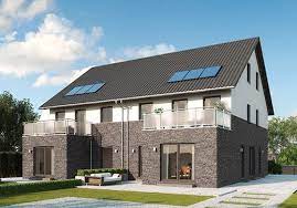 Keine dachschrägen dafür hohe räume das sind die prädikate der premiumklasse. Monza Doppelhaus Mit Moderne Fassaden Optik Schmales Haus Grundrisse Haus Doppelhauser