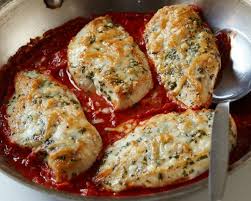 Classic Recipes Made Light Chicken Parmesan Giadaweekly Rezeptideen Lebensmittel Essen Food Network