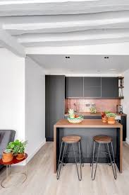 Appartement Versailles 40 M2 A La Deco Branchee With Images Kitchen Remodel Interior Design Kitchen Kitchen Design