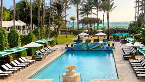 Oceanfront hotels in mid beach; South Beach Miami Hotels Kimpton Surfcomber Hotel