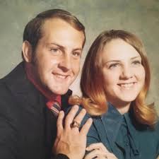 How to fly to Atlanta with baseball bats?