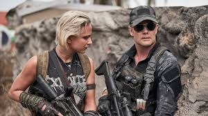«армия мертвецов» (army of the dead, 2021). From Fear The Walking Dead To Army Of The Dead Garret Dillahunt Is Still Fighting Zombies