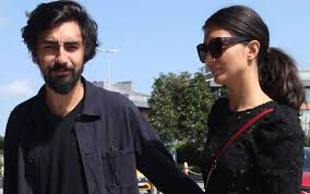 Ünlü oyuncunun uzun süredir birlikte olduğu sevgilisi gözde yılmaz'ın hamile olduğu iddialar arasında yer aldı. Tuba Buyukustun Ve Umut Evirgen Ayrildi 3 Yillik Ask Bitti Gercek Gundem