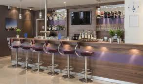 Free express start breakfast bar offering eggs, omelets, bacon and sausage, and their signature cinnamon rolls can i get a senior or aarp rate at holiday inn express frankfurt city hauptbahnhof? Hotel Holiday Inn Express Frankfurt City Hauptbahnhof Frankfurt City Frankfurt Hotelopia