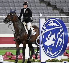 Das pferd saint boy von annika schleu aus deutschland verweigert den sprung bei den olympischen spielen. Das Hat Mit Reitsport Nichts Zu Tun Olympische Spiele Badische Zeitung