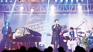 Lekar Hum Deewana Dil Isn T Music To The Ears In The Picture Thenews Com Pk Lekar hum deewana dil music: lekar hum deewana dil isn t music to