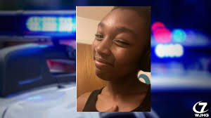 Deena Shepherd's Instagram, Twitter & Facebook