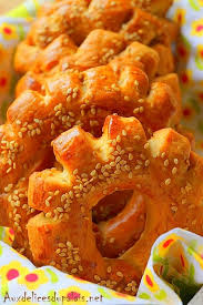 Kaak Marocain Brioche Kaak Khamer Cuisine Marocaine Recette Marocaine Recettes De Cuisine
