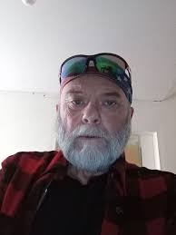 Hey I'm Justin and I am looking for someone who is looking for a daddy or a  master